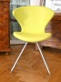 Design-Stuhl, Tonon Concept 902 mit Metallfüßen, geschwungene Form, Design Martin Ballendat (1958 Bochum), 55 x 58x 83 cm, Farbe: Gelb, sehr bequem, sehr guter Zustand