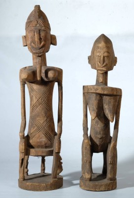 ZWEI AFRIKANISCHE SKULPTUREN, dunkles Holz, vermutlich 1950er Jahre, kleine Skulptur: ca. 70cm hoch, größere ca. 83cm