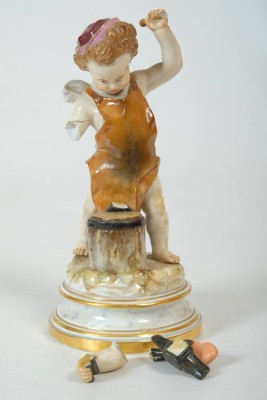 PORZELLANFIGUR, Amor als Schmied, Meißen, beschädigt, nach 1860