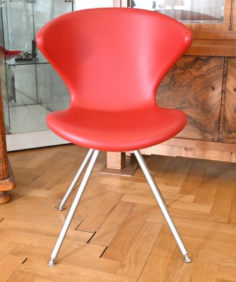 Design-Stuhl, Tonon Concept 902 mit Metallfüßen, geschwungene Form, Design Martin Ballendat (1958 Bochum), 55 x 58 x 83 cm, Farbe: Rot, sehr bequem, guter Zustand