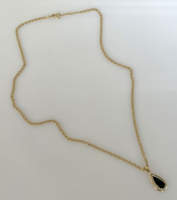 Goldkette mit Smaragdanhänger, Kette 585 Gelbgold, Anhänger 750 Gelbgold, Länge 23 cm.