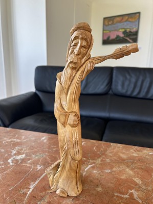 Holz Skulptur, signiert, Höhe 30 cm.