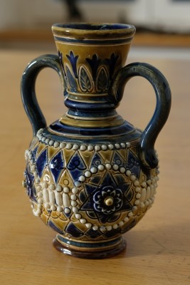 Royal Doulton Vase, England 1891-1910.