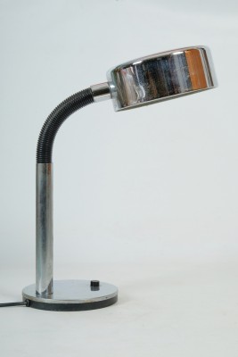 Design-Tischlampe, verchromt, 1970er Jahre.