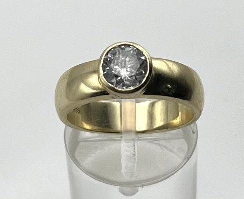 Brillant-Ring, Brillant um 1,1ct, g/p2, Gelbgold 585, Größe 56, 5,5g.