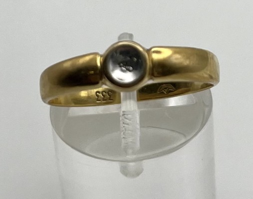 Solitärring ohne Stein, 333er Gelbgold, Größe 60. Goldring, bei welchem der Stein fehlt. 1,3g.