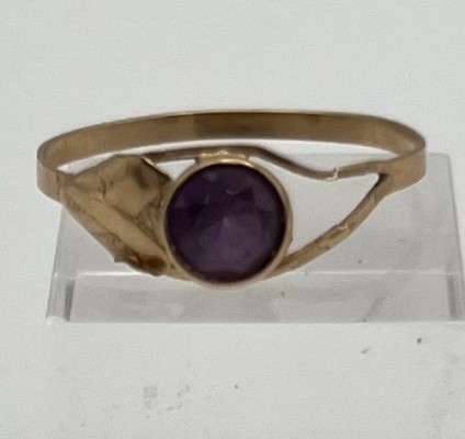 Ring mit Amethyst, 585er Roségold, Größe 59. Runder Amethyst in fein gearbeiteter Roségold-Fassung. 0,9g.