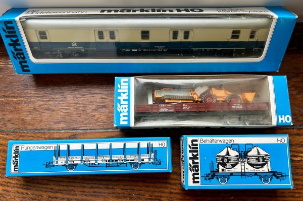 Märklin Digital H0: Konvolut bestehend aus vier Wagons, 4157, 4694, 4474 und 4761, in OVP.