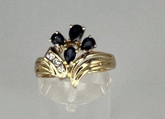 Saphir-Ring mit Brillanten, Gelbgold 585 (punziert).