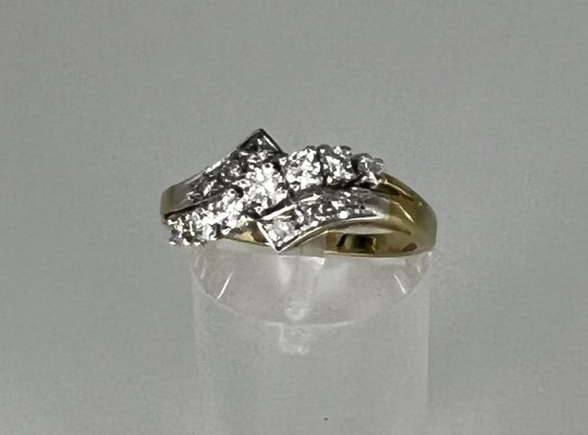 Brillant-Ring, geschwungene Form, Gelbgold 585 (punziert).