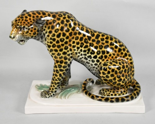 SITZENDER LEOPARD Schwarzburger Werkstätten 1920